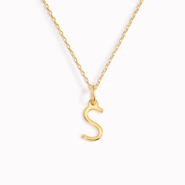 INITIAL-NECKLACE-GV-S_396bf68a-0c7f-4b99-a659-51589930269c