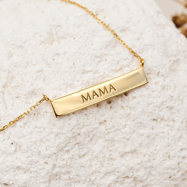 mama-bar-necklace-styled-1_1eb81662-332b-4829-87da-f5ac6a5ff4c2